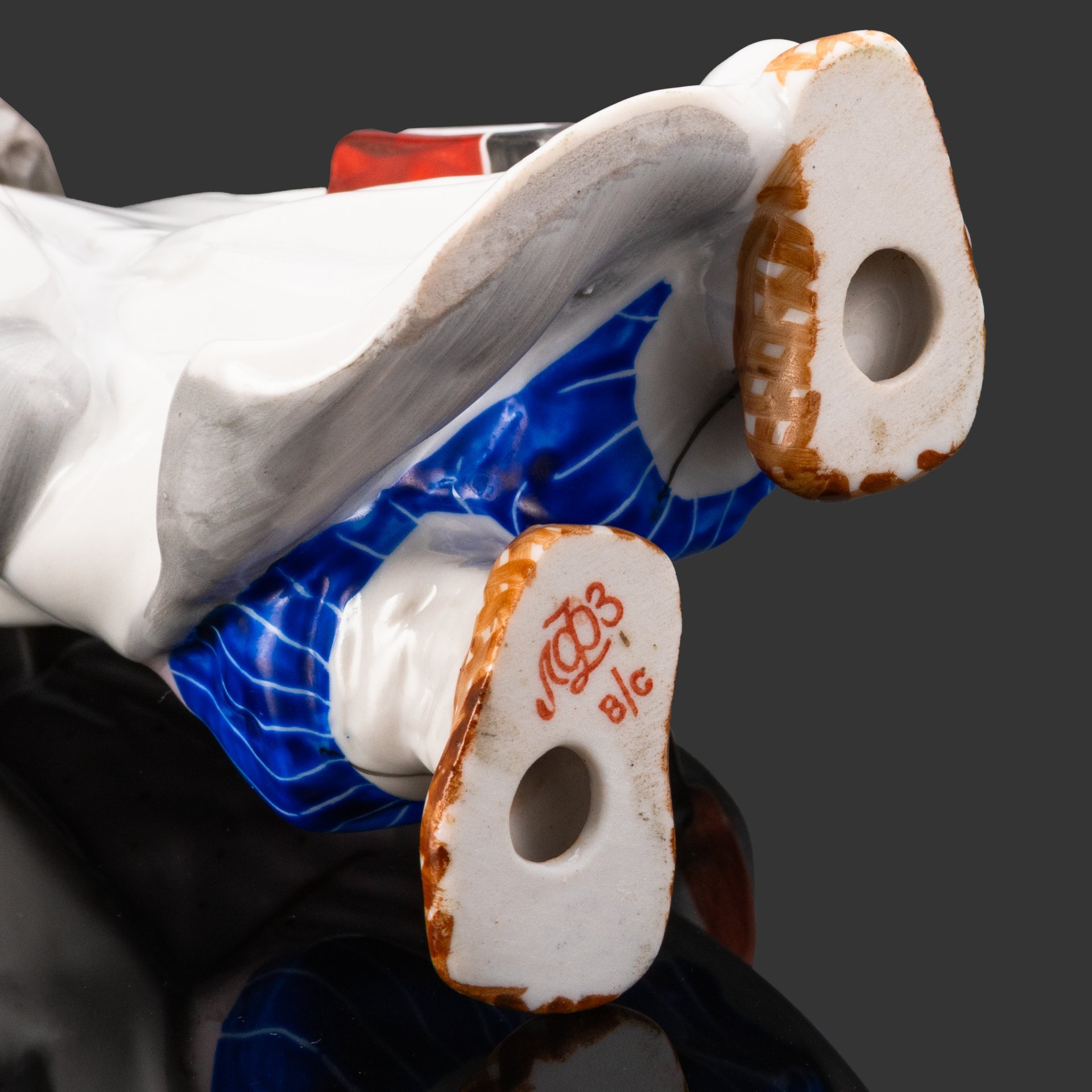 Статуэтка "Филиппок", скульптор А.Ф. Пахомов, фарфор, роспись, Ленинградский фарфоровый завод (ЛФЗ), СССР, 1960-1976 гг.