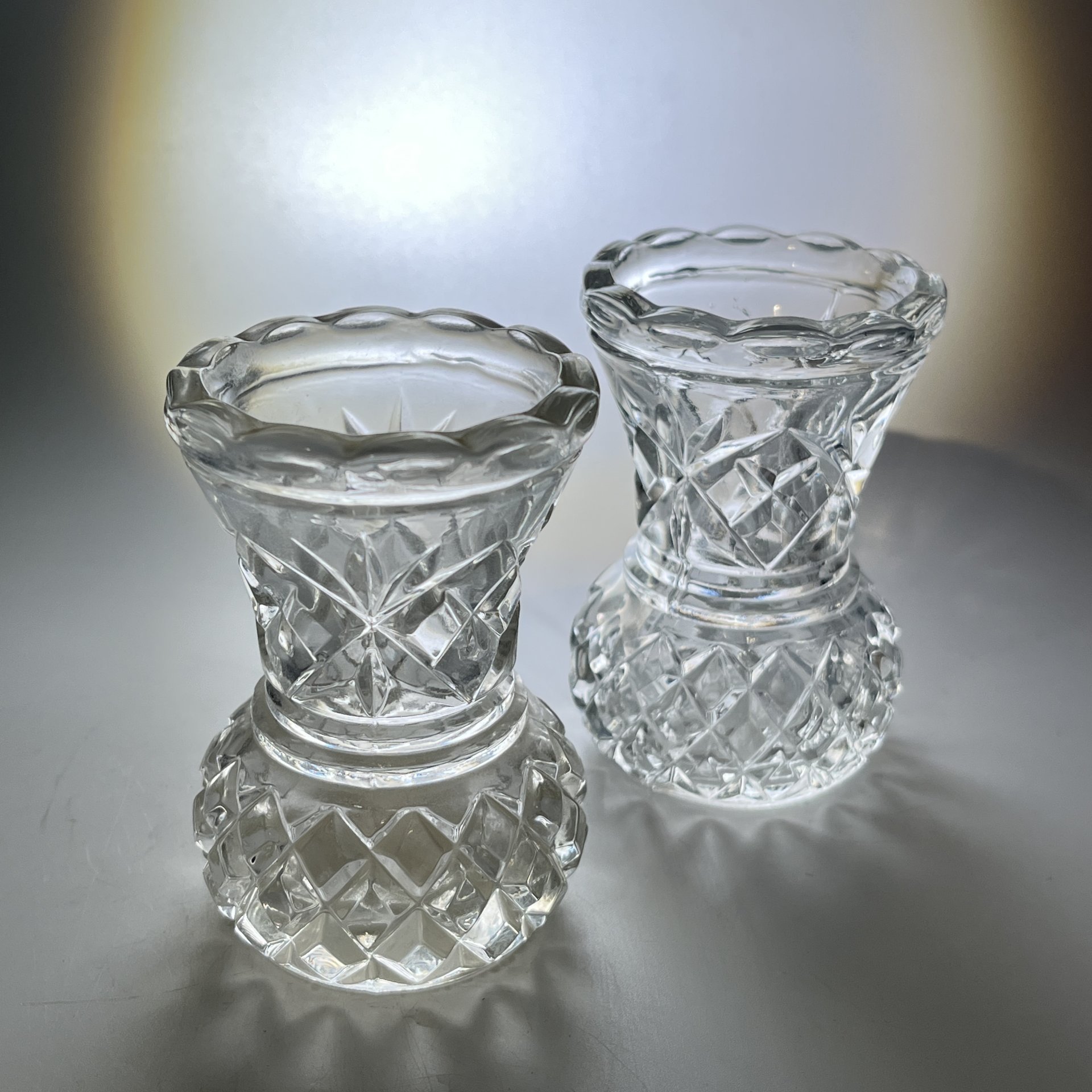 Набор из 2 миниатюрных вазочек с геометрическим декором, стекло, пресс, СССР, 1970-1990 гг.