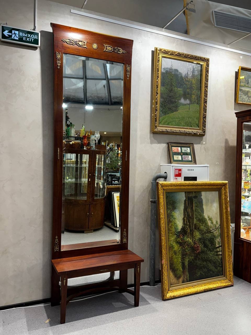 Зеркало с консолью в стиле Ампир