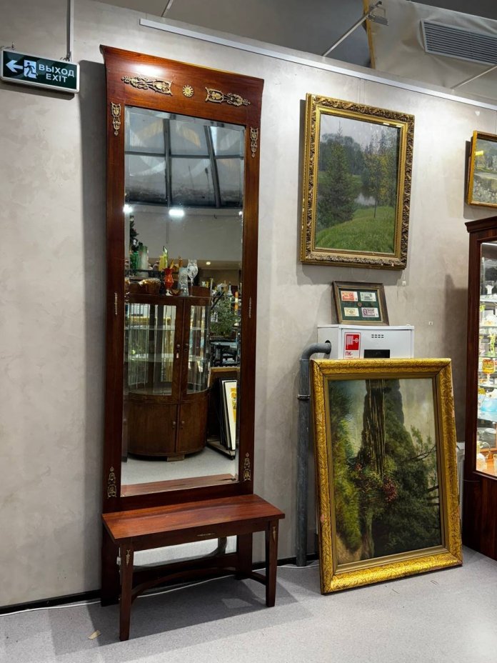 Зеркало с консолью в стиле Ампир