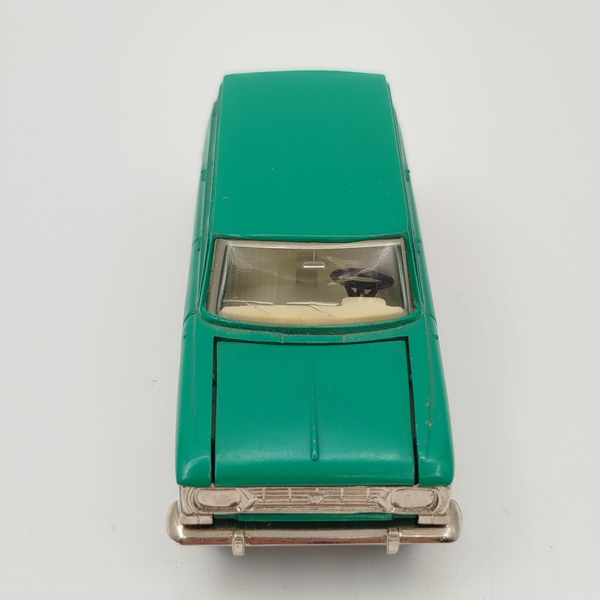 Модель автомобиля "Москвич 426"