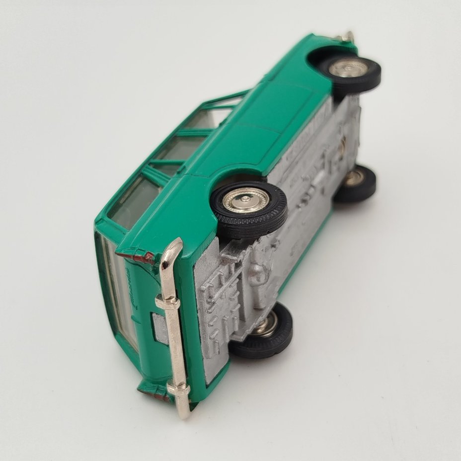 Модель автомобиля "Москвич 426"