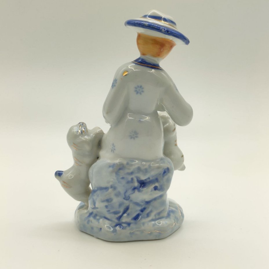 Статуэтка "Дама с собачками"