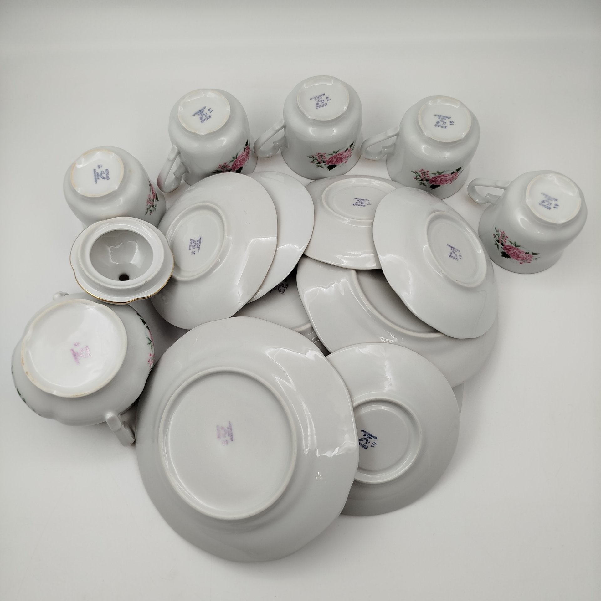 Набор чайный на 5 персон (16 предметов), украшенный цветочным декором, фарфор, деколь, золочение, Epiag D. F., Чехословакия, 1980-1990 гг.