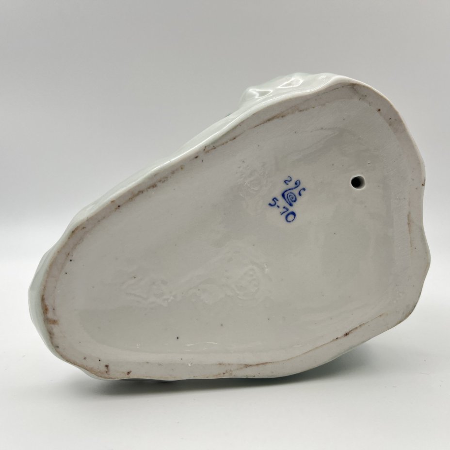 Статуэтка "Любит-не-любит" (Гадание на ромашке), скульптор О.Л. Жникруп