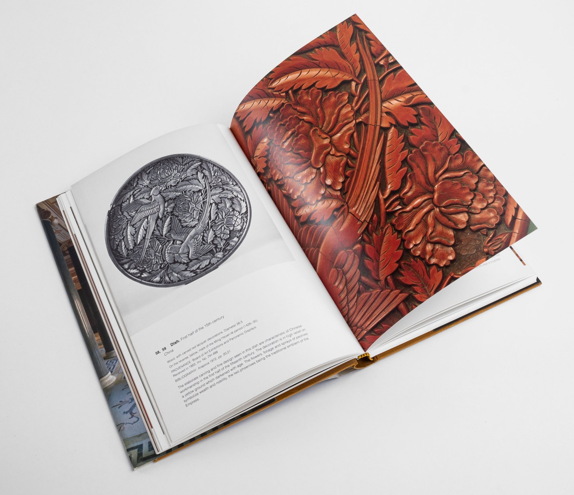 Альбом "Decorative arts in the Hermitage" на английском языке, бумага, печать, Издательство «Аврора», СССР, 1986 г., Издательство «Аврора»