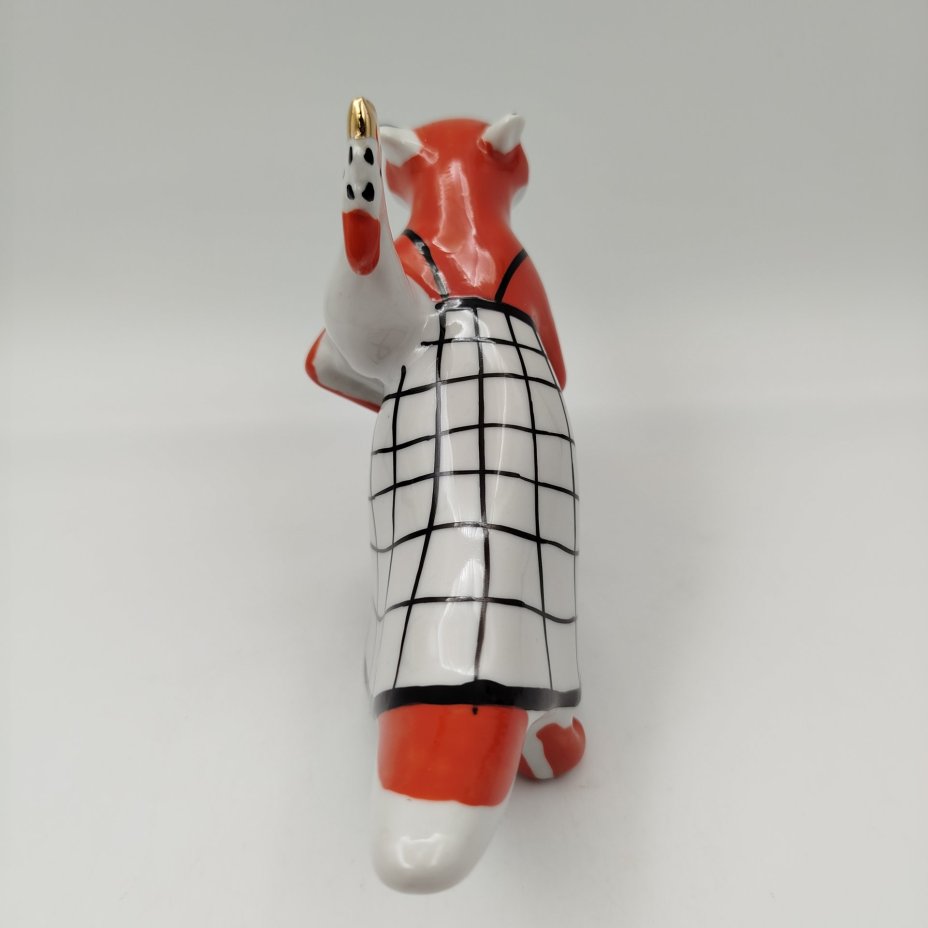 Статуэтка "Лиса с петухом", фарфор, роспись, золочение, Дмитровский фарфоровый завод (ДФЗ Вербилки), Россия, 1991-2012 гг.