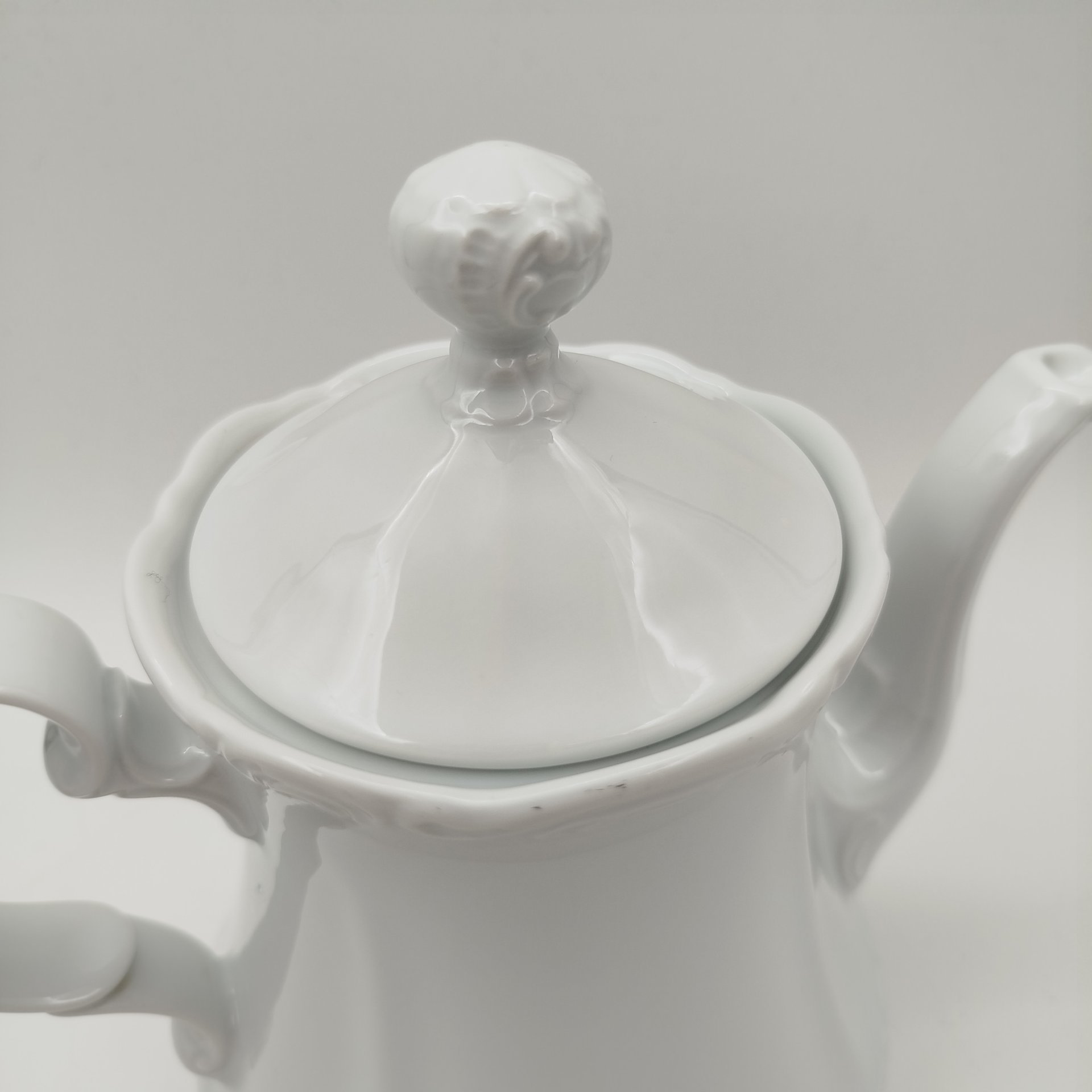 Кофейник, украшенный ажурным бортом, фарфор, Mitterteich Bavaria, Германия, 1950-1990 гг., Mitterteich Bavaria