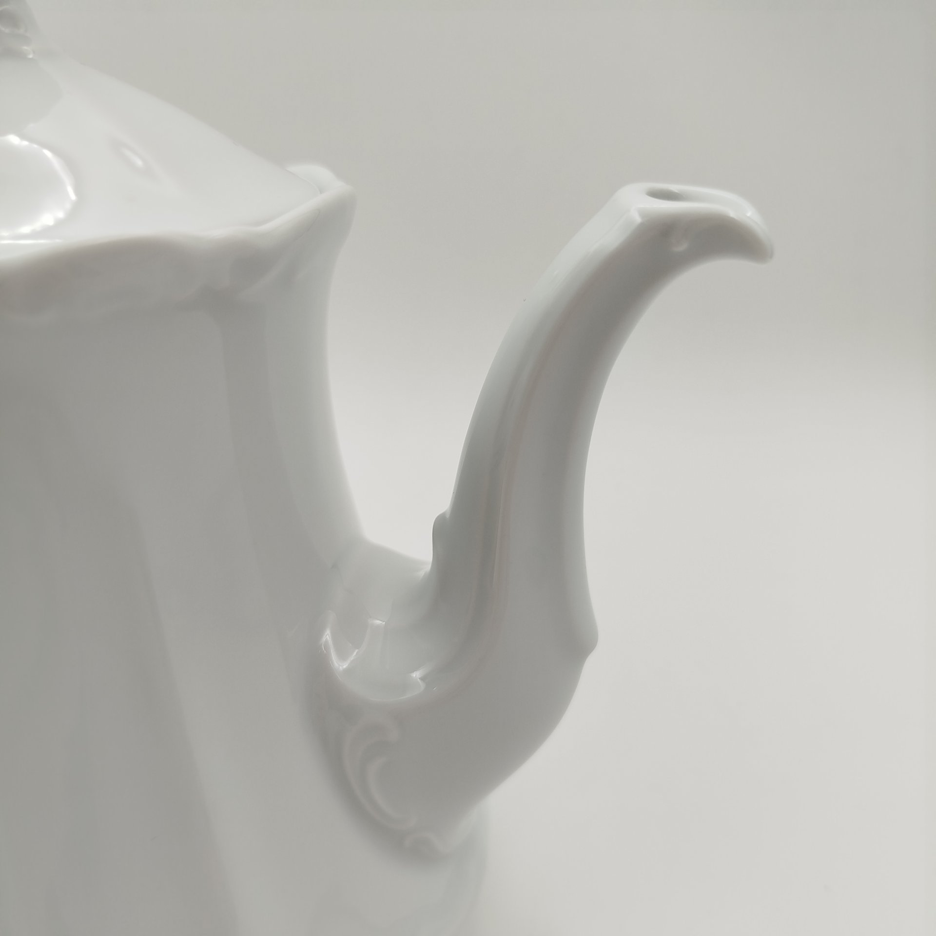 Кофейник, украшенный ажурным бортом, фарфор, Mitterteich Bavaria, Германия, 1950-1990 гг., Mitterteich Bavaria