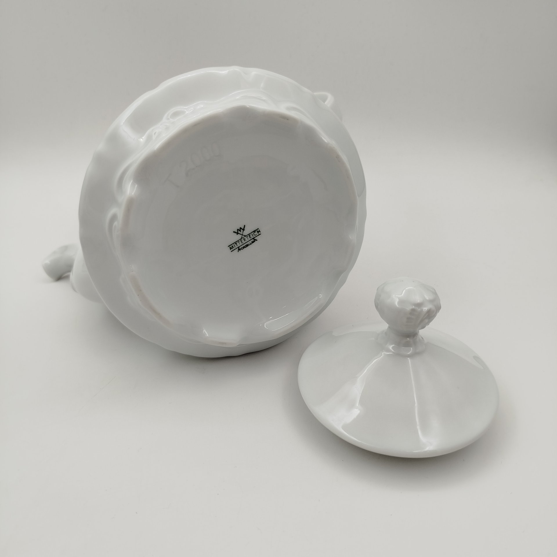 Кофейник, украшенный ажурным бортом, фарфор, Mitterteich Bavaria, Германия, 1950-1990 гг., Mitterteich Bavaria