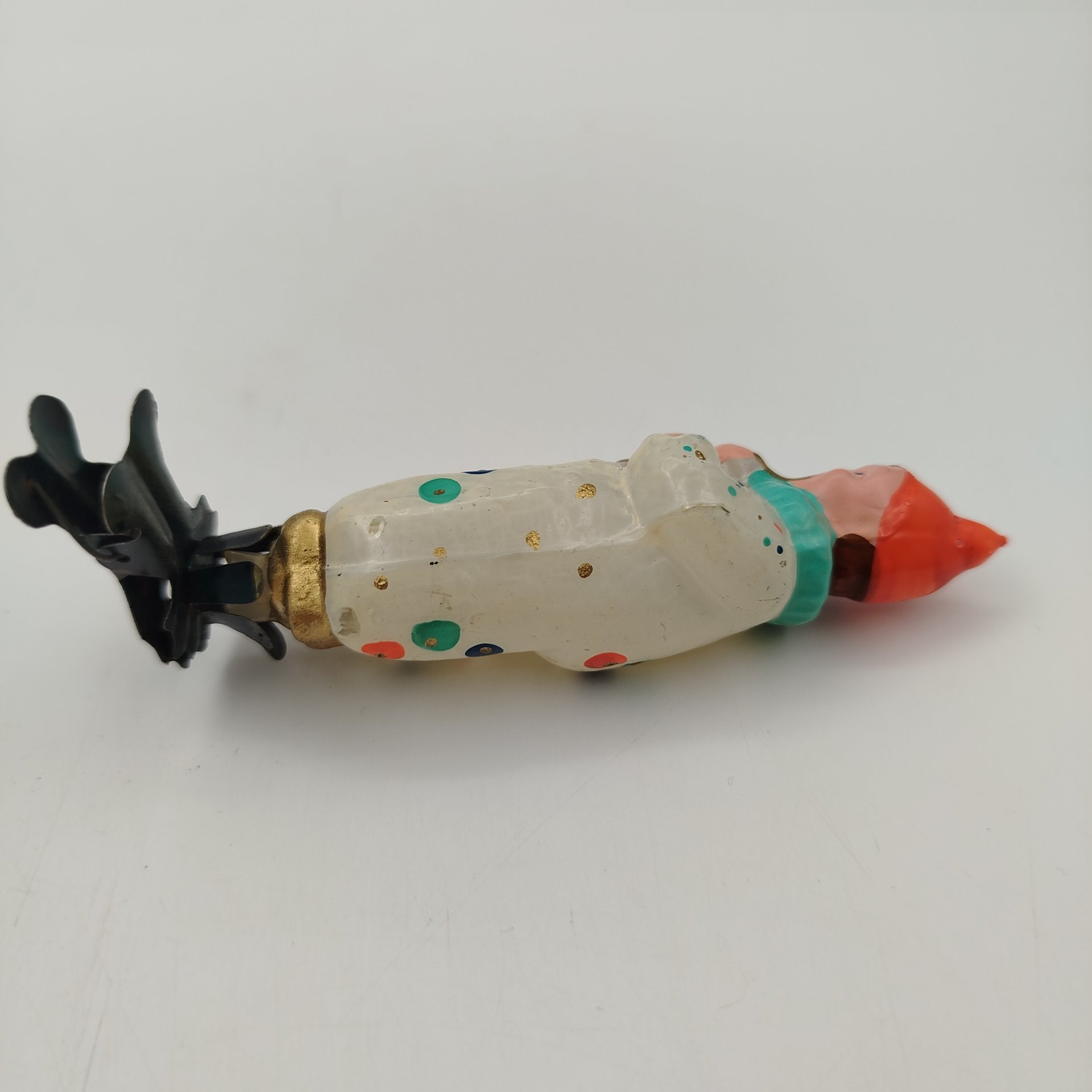 Ёлочная игрушка "Клоун с дудочкой", стекло, металл, роспись, Завод стеклянных ёлочных украшений и оптических изделий, г. Москва, СССР, 1950-1960 гг.