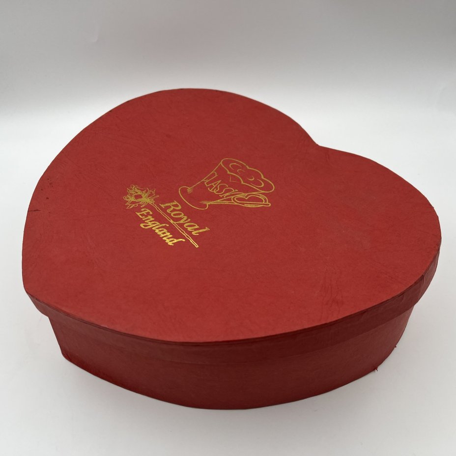 Набор кофейных пар в оригинальной коробке на 6 персон, украшенный изображением бабочек, Royal Classic England