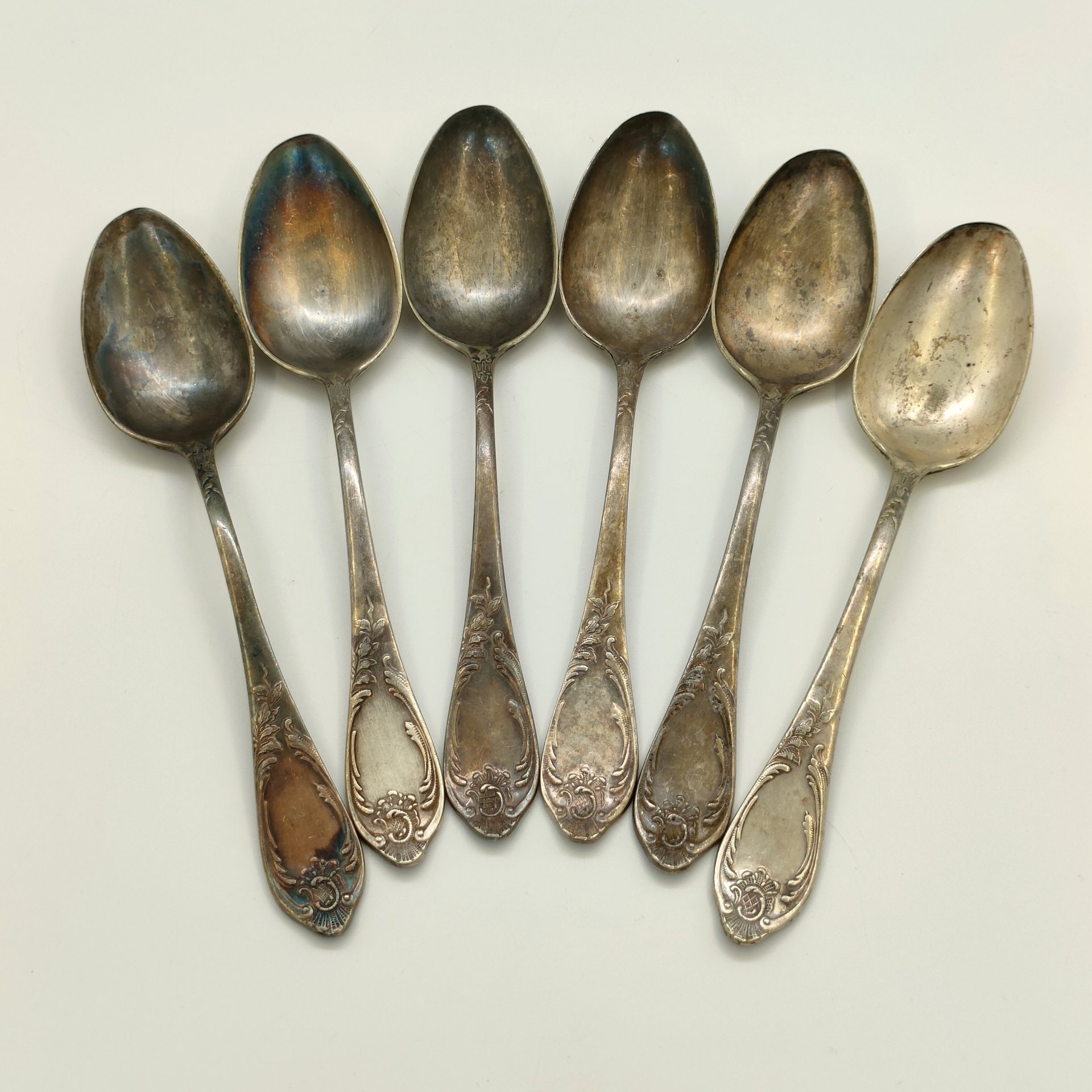 Набор из 6-ти столовых ложек, украшенных растительным декором, мНЦ (медь-никель-цинк), Вольнянский завод столовых приборов им. Шевченко (ЗiШ, ЗиШ), СССР, 1960-1990 гг.