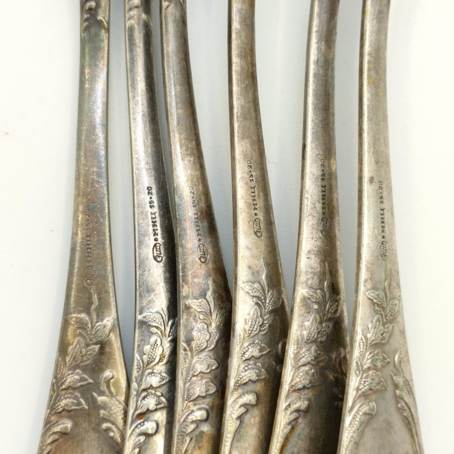 Набор из 6-ти столовых ложек, украшенных растительным декором, мНЦ (медь-никель-цинк), Вольнянский завод столовых приборов им. Шевченко (ЗiШ, ЗиШ), СССР, 1960-1990 гг.