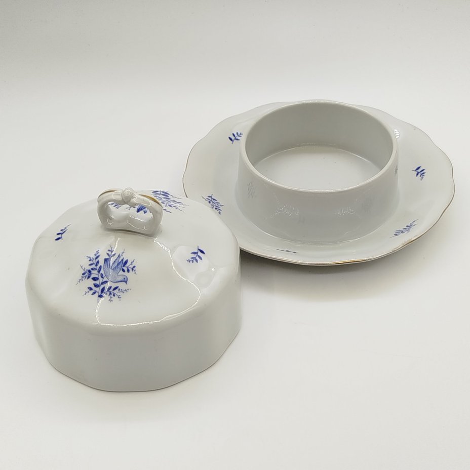 Масленка, украшенная орнитологическим декором, Karolina (Фарфоровая мануфактура «Каролина»