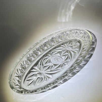 Селедочница овальной формы с геометрическим декором, стекло, пресс, Уршельский стеклозавод имени 10-й годовщины Октября, СССР, 1960-1980 гг.