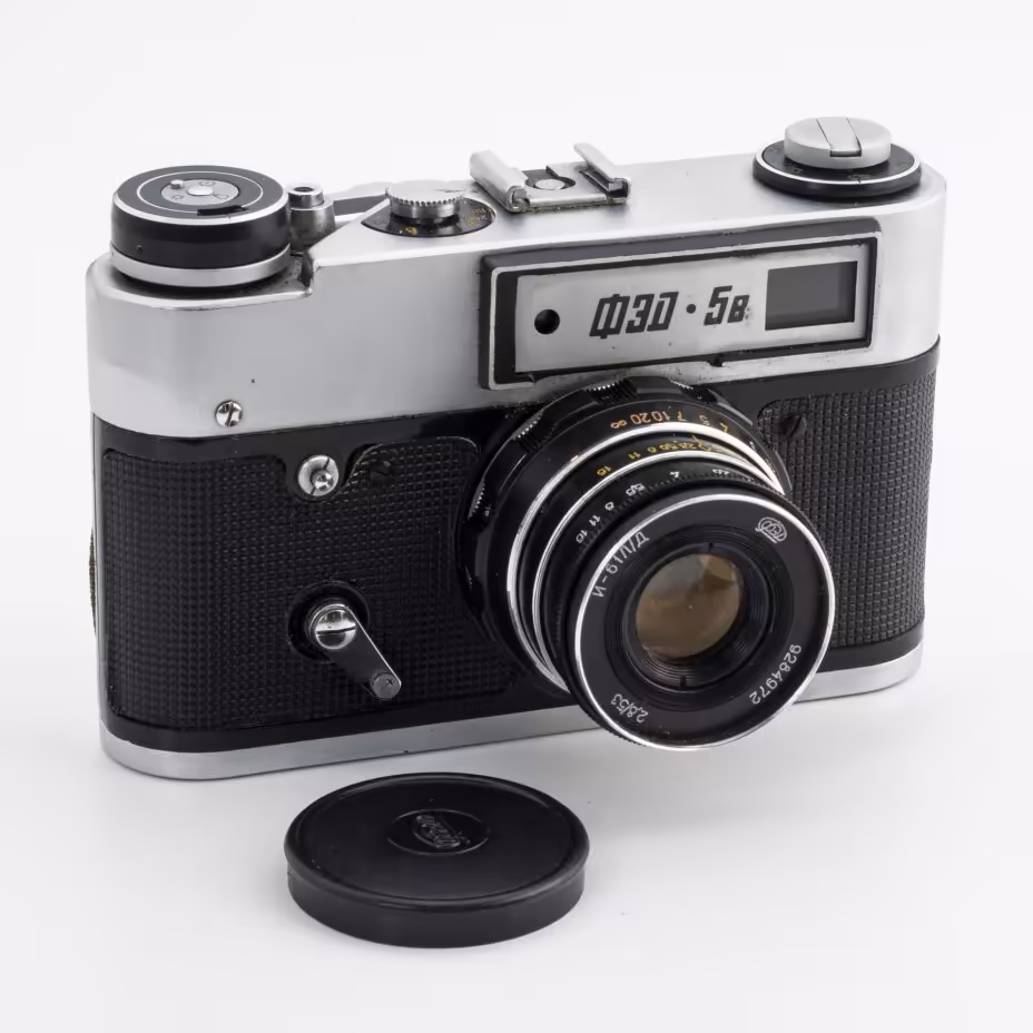 Фотоаппарат "ФЭД-5в" с объективом "Индустар-61 Л/Д" в оригинальном кофре