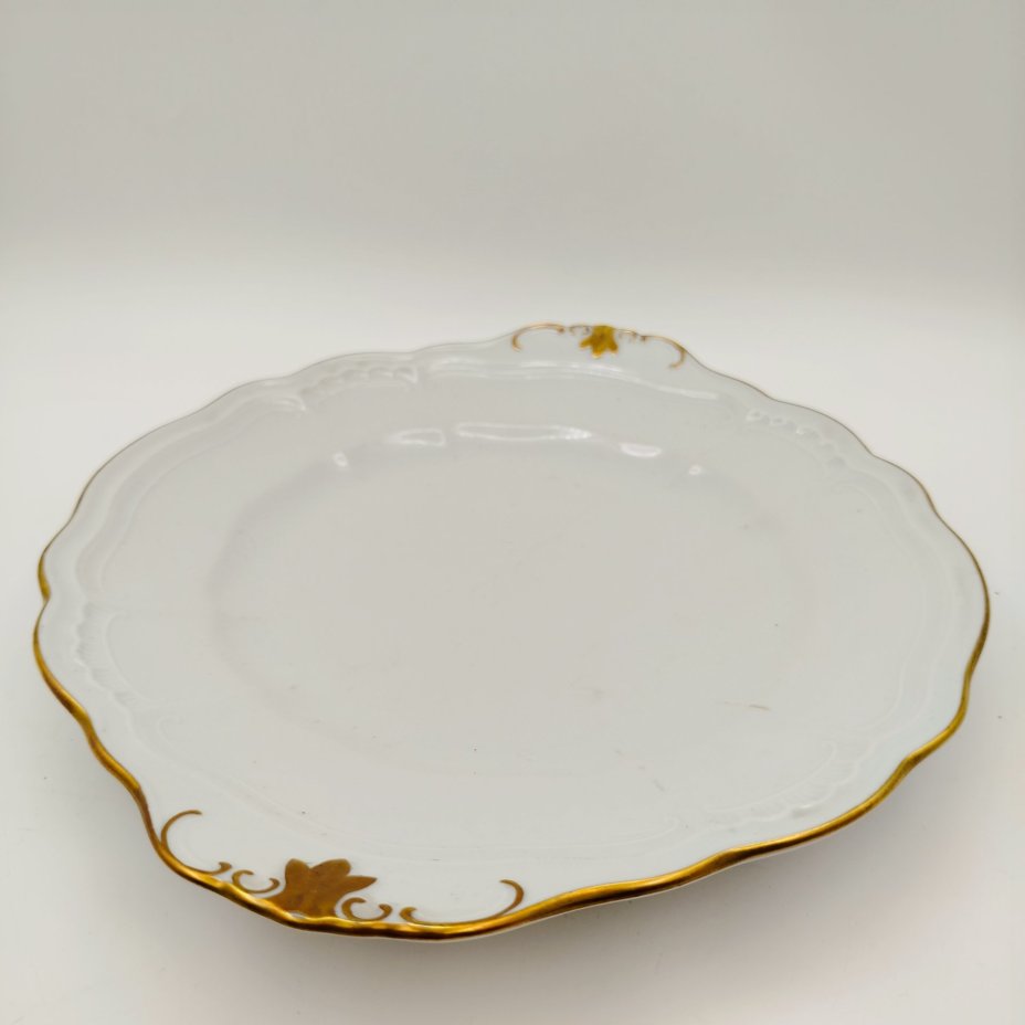 Блюдо с рельефным золоченым декором, фарфор, золочение, Retsch & Co., Wunsiedel, Германия, 1960-1980 гг.