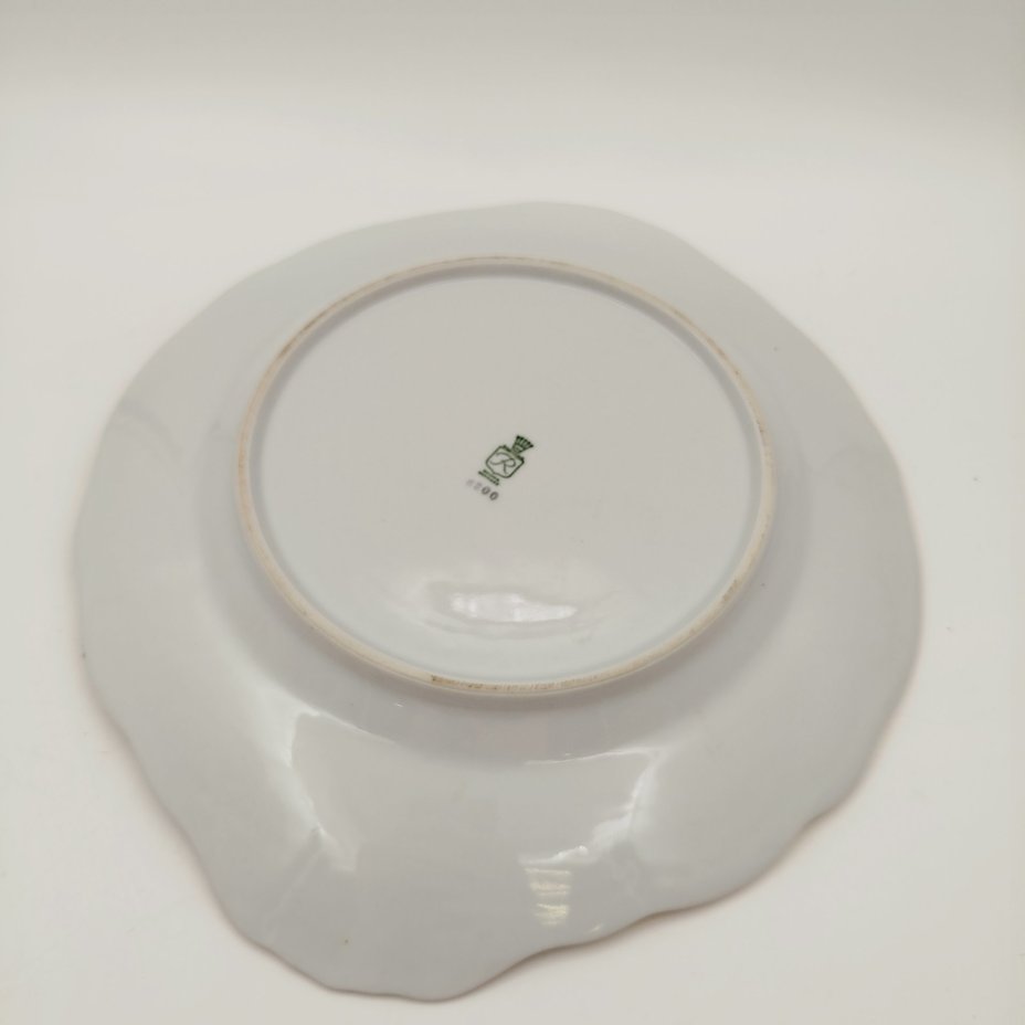 Блюдо с рельефным золоченым декором, фарфор, золочение, Retsch & Co., Wunsiedel, Германия, 1960-1980 гг.