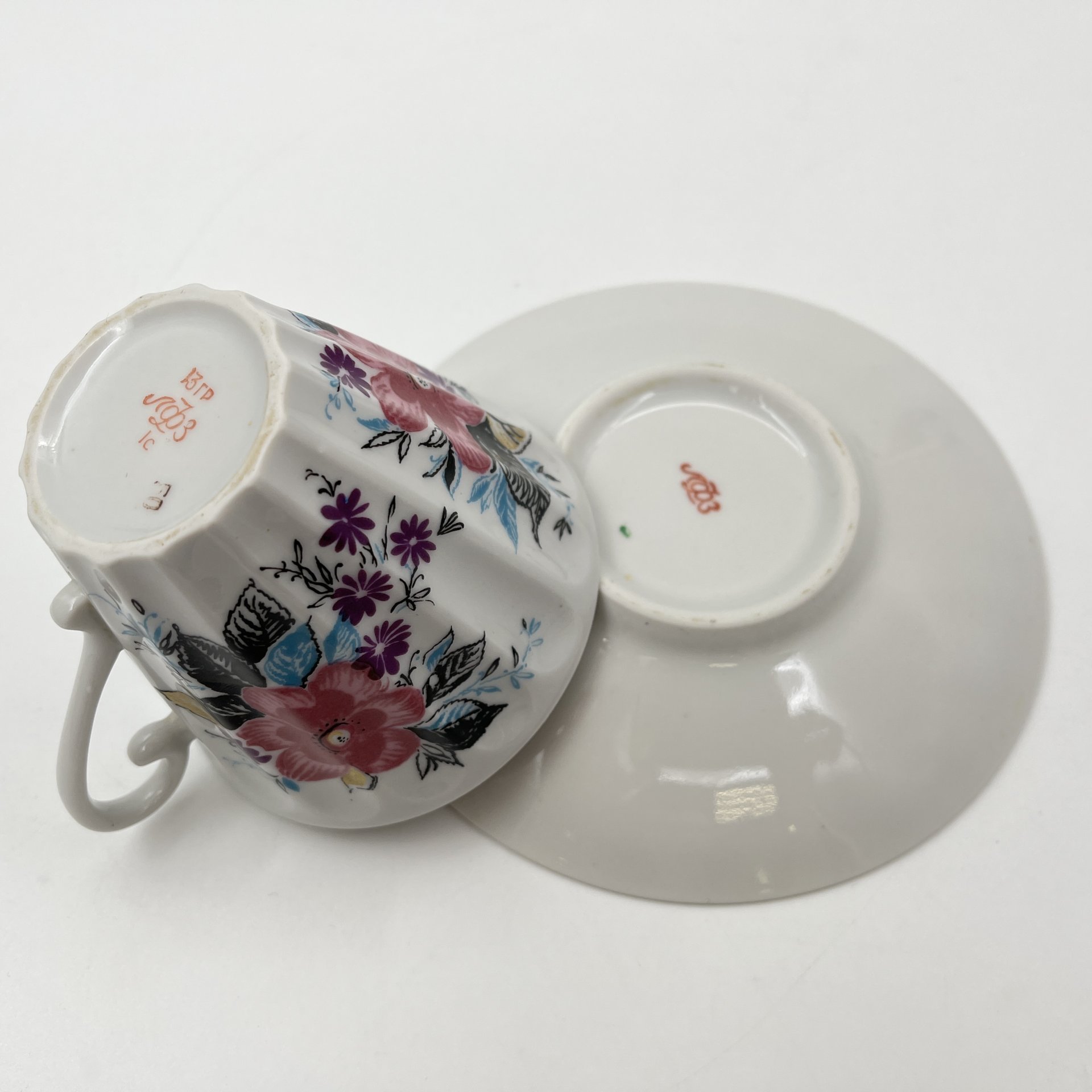 Чайная пара "Март", форма "Лучистая", автор формы Н.П. Славина, автор рисунка А.Н. Семенова