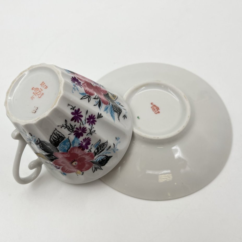 Чайная пара "Март", форма "Лучистая", автор формы Н.П. Славина, автор рисунка А.Н. Семенова