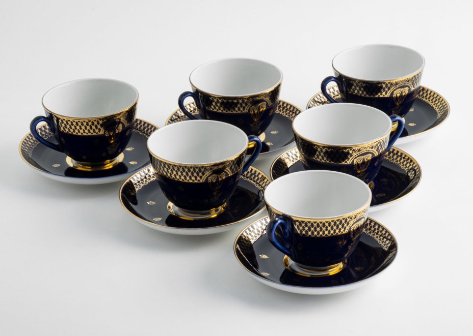 Набор из шести чайных пар с золотым кружевным орнаментом и изображением тюльпанов, фарфор, кобальт, золочение, Ленинградский фарфоровый завод (ЛФЗ), СССР, 1970-1991 гг.
