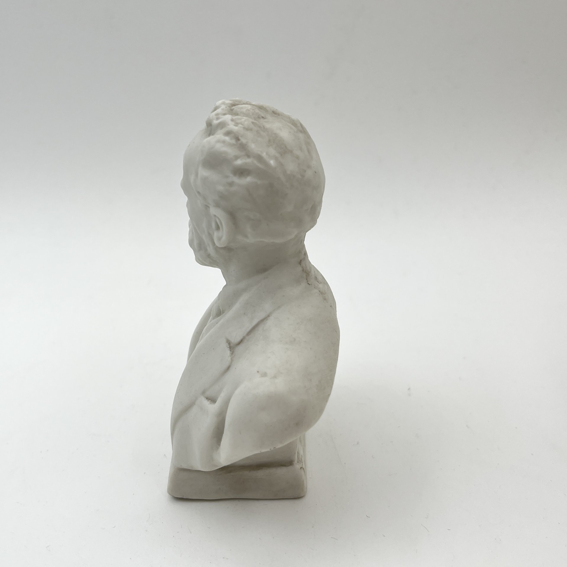 Бюст "П.И. Чайковский", скульптор В.И. Сычёв, бисквит, Ленинградский завод фарфоровых изделий (ЛЗФИ), СССР, 1970-1973 гг.