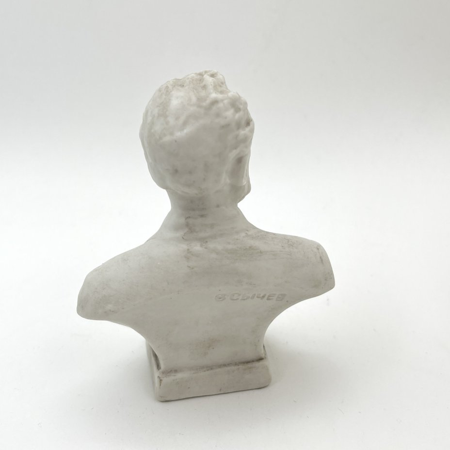 Бюст "П.И. Чайковский", скульптор В.И. Сычёв, бисквит, Ленинградский завод фарфоровых изделий (ЛЗФИ), СССР, 1970-1973 гг.