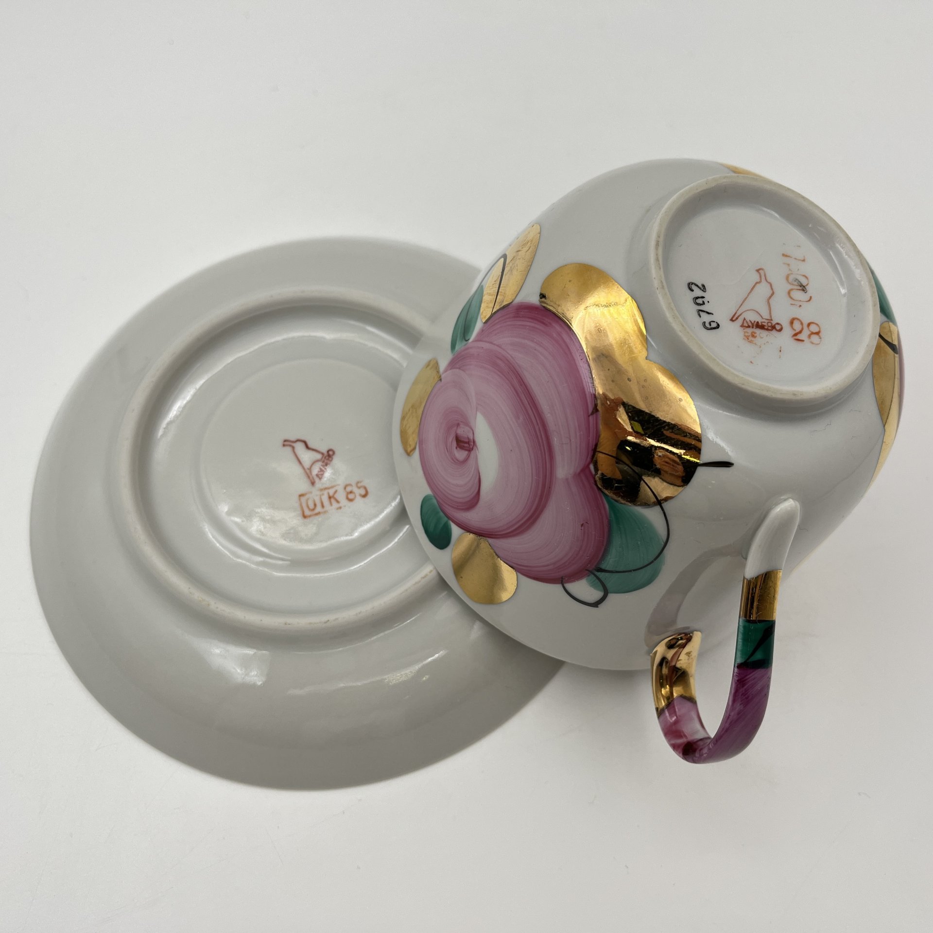 Пара чайная "Агашки" (большая), фарфор, роспись, золочение, Дулевский фарфоровый завод (Дулёво), СССР, 1968-1991 гг.