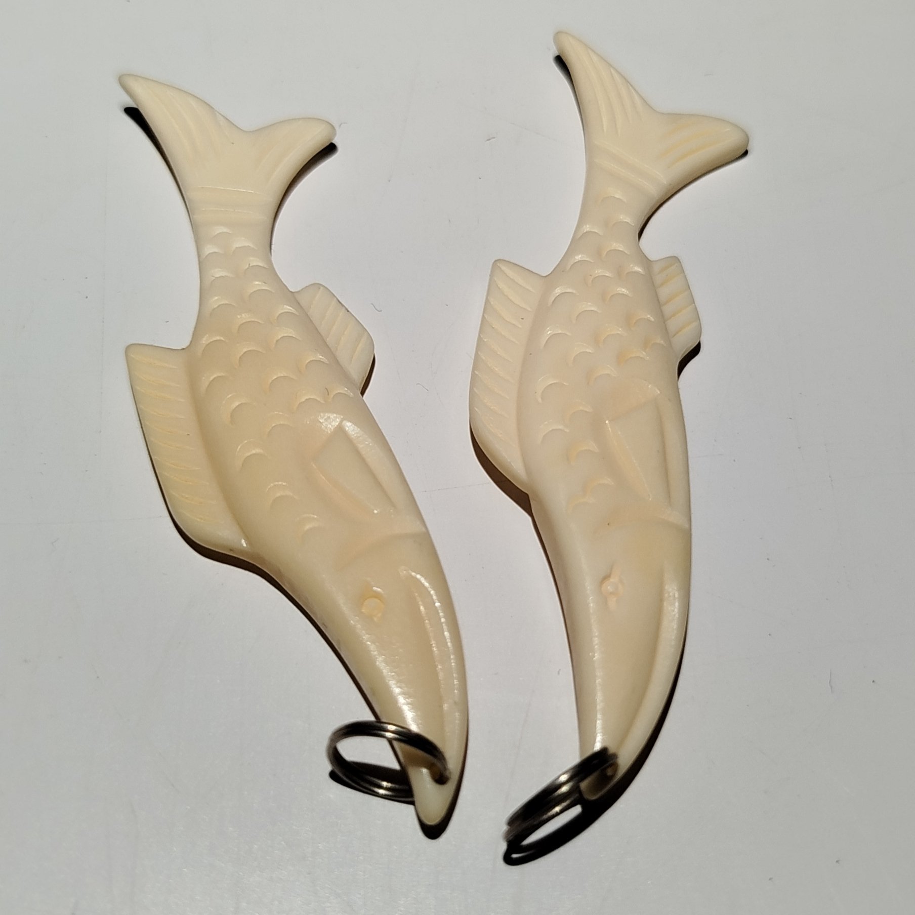 Подвески (кулоны) "Рыбки", кость, резьба, металл, Азия, 1980-1990 гг.