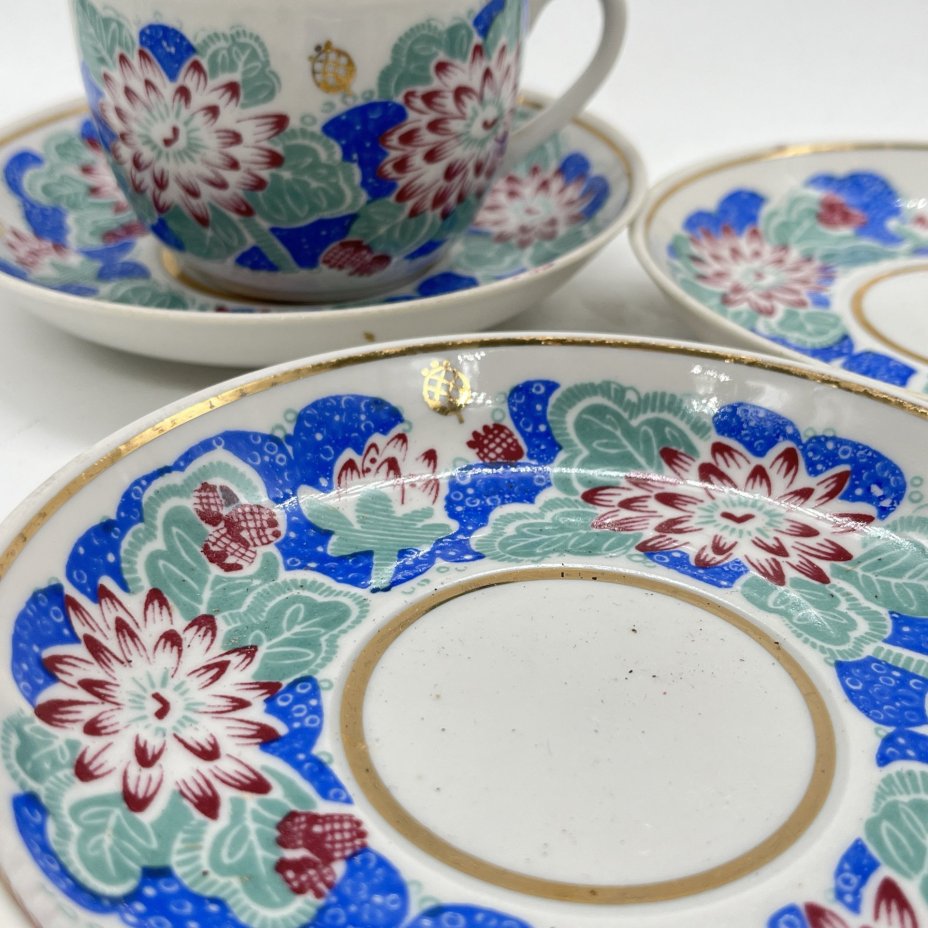 Набор из чайной пары с 2 блюдцами