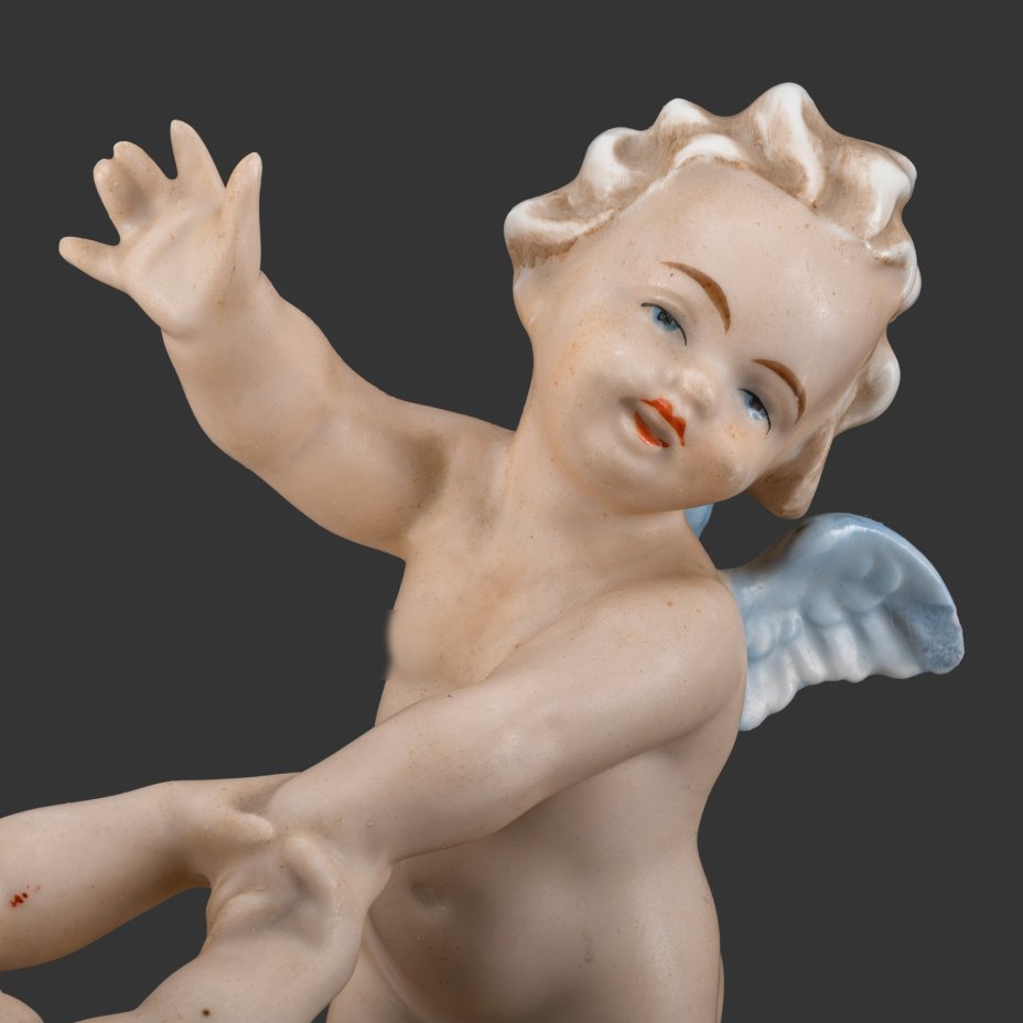 Статуэтка "Путти на шаре", фарфор, роспись, золочение, Carl Scheidig, Gräfenthal, Германия, 1935-1972 гг.