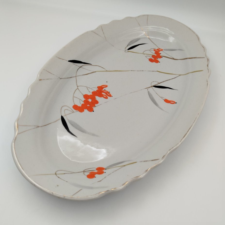 Блюдо сервировочное овальной формы "Рябина", фарфор, роспись, золочение, Дулевский фарфоровый завод (Дулёво), СССР, 1964 г.