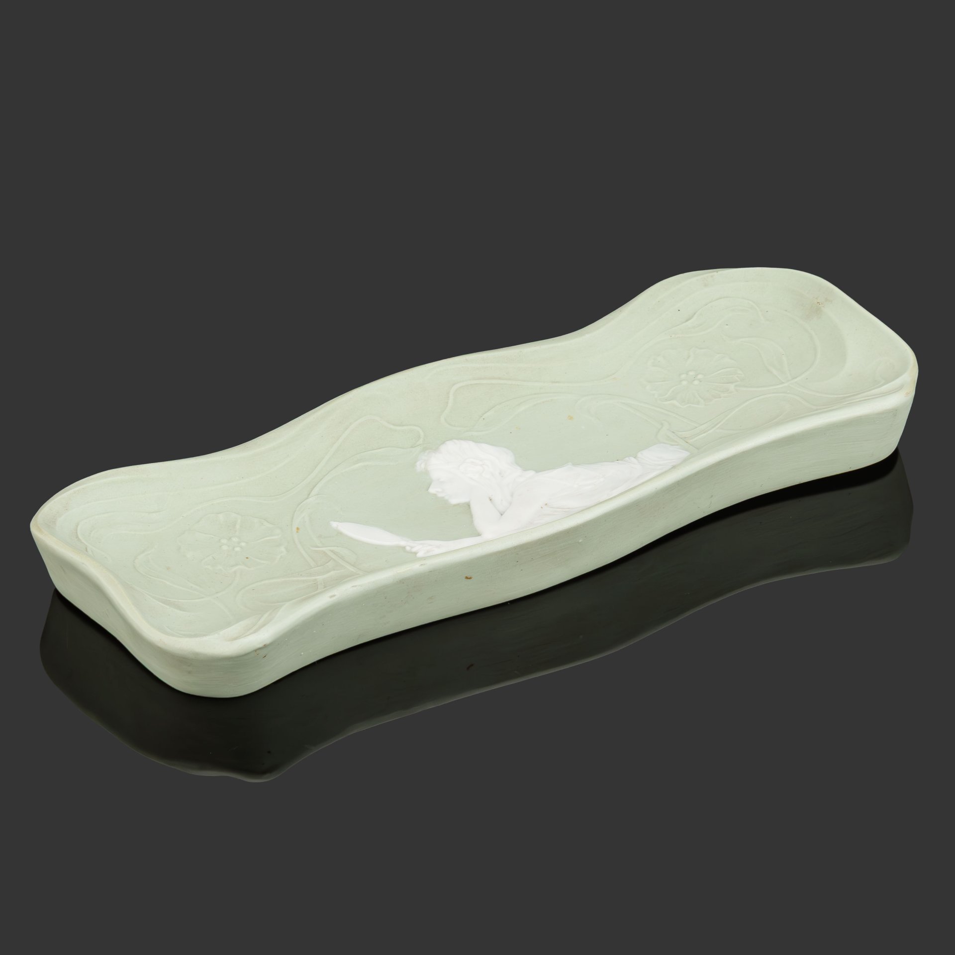 Подставка в стиле модерн для хранения дамских принадлежностей с изображением девушки с зеркалом