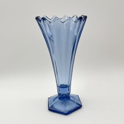 Ваза для цветов голубого оттенка, стекло, пресс, Стеклозавод «Неман», СССР, 1970-1990 гг.
