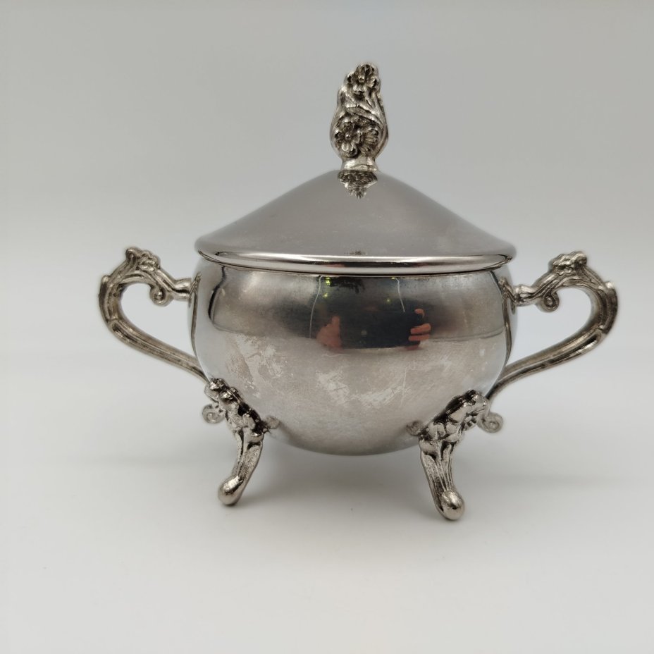 Сахарница округлой формы на фигурных ножках, металл, Европа, 1970-1990 гг.