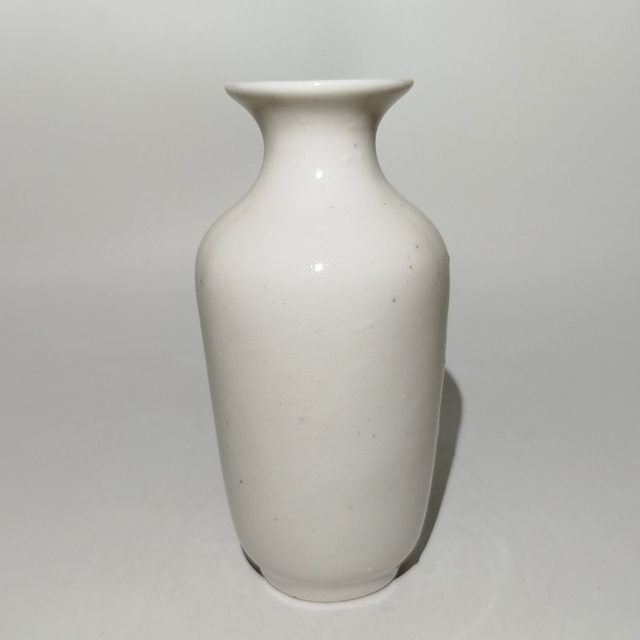 Ваза, фарфор, Монголия, 1970-1990 гг.