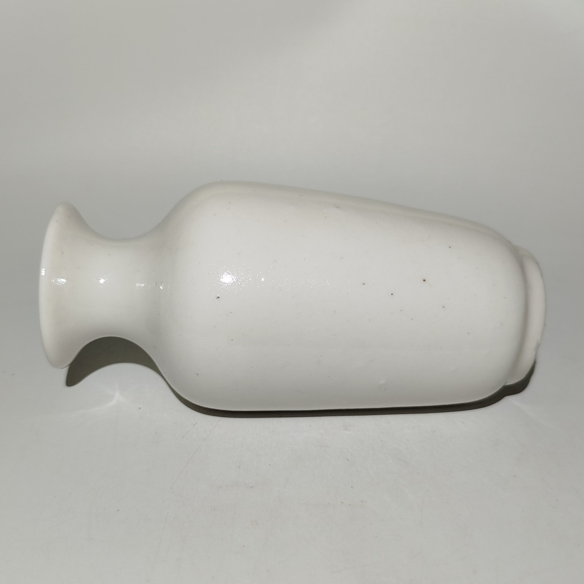 Ваза, фарфор, Монголия, 1970-1990 гг.