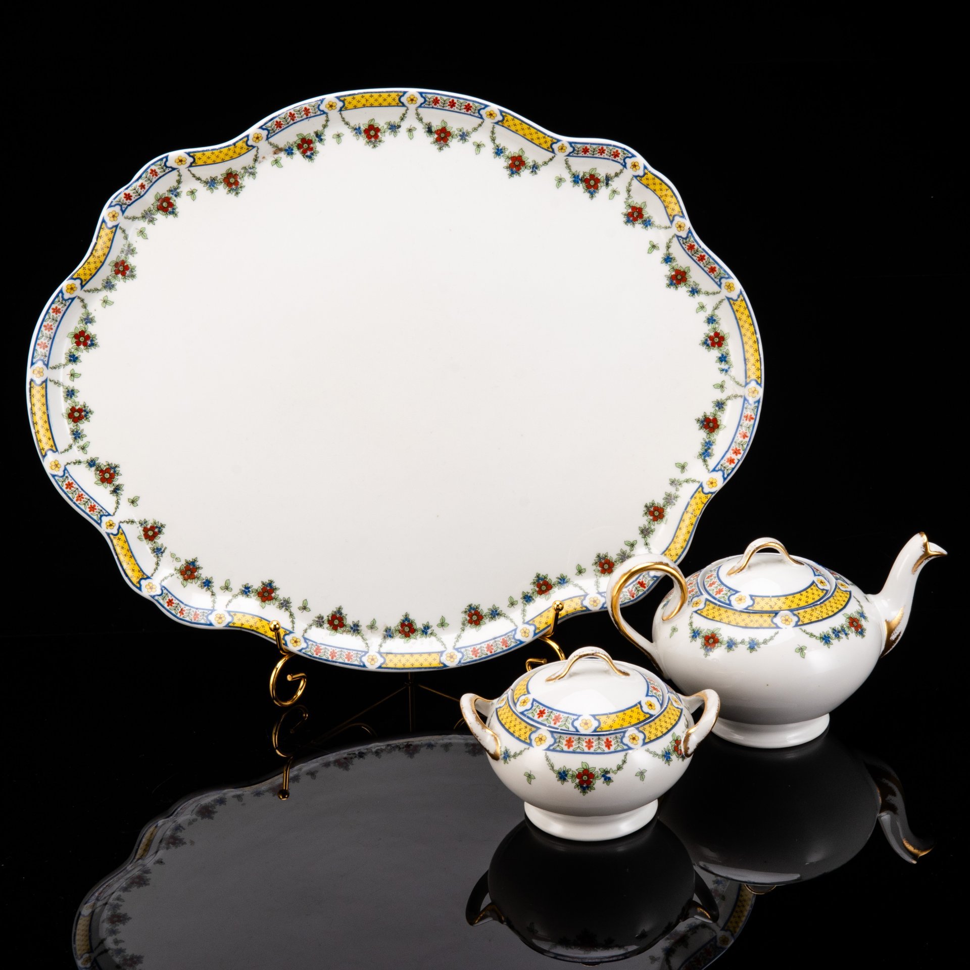 Набор чайный с цветочным декором в стиле Art Deco (3 предмета), Tressemanes & Vogt, Raynaud & Co (для магазина в г. Антверпен), фарфор, деколь, золочение, Limoges, Франция, 1919-1928 гг.