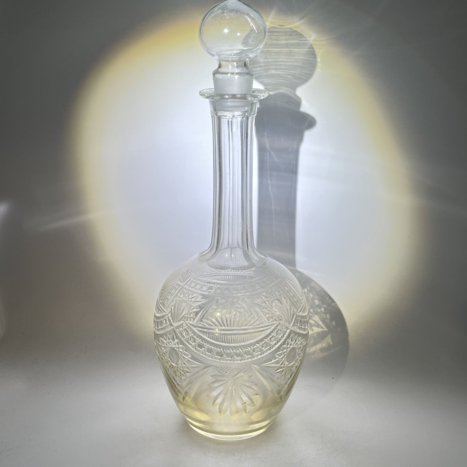 Графин с резным геометрическим декором (крышка подбор), стекло, алмазная грань, СССР, 1970-1990 гг.