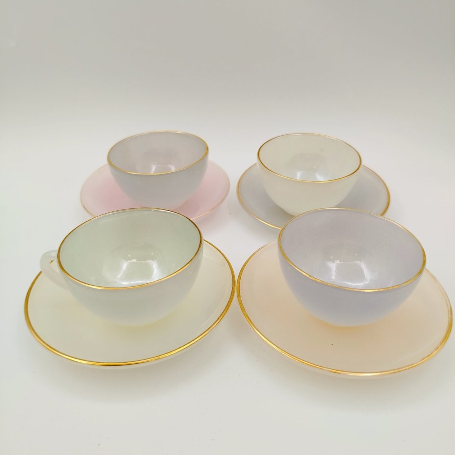 Набор кофейных пар на 6 персон "Opale", стекло, пресс, золочение, Arcopal, Франция, 1980-1990 гг.