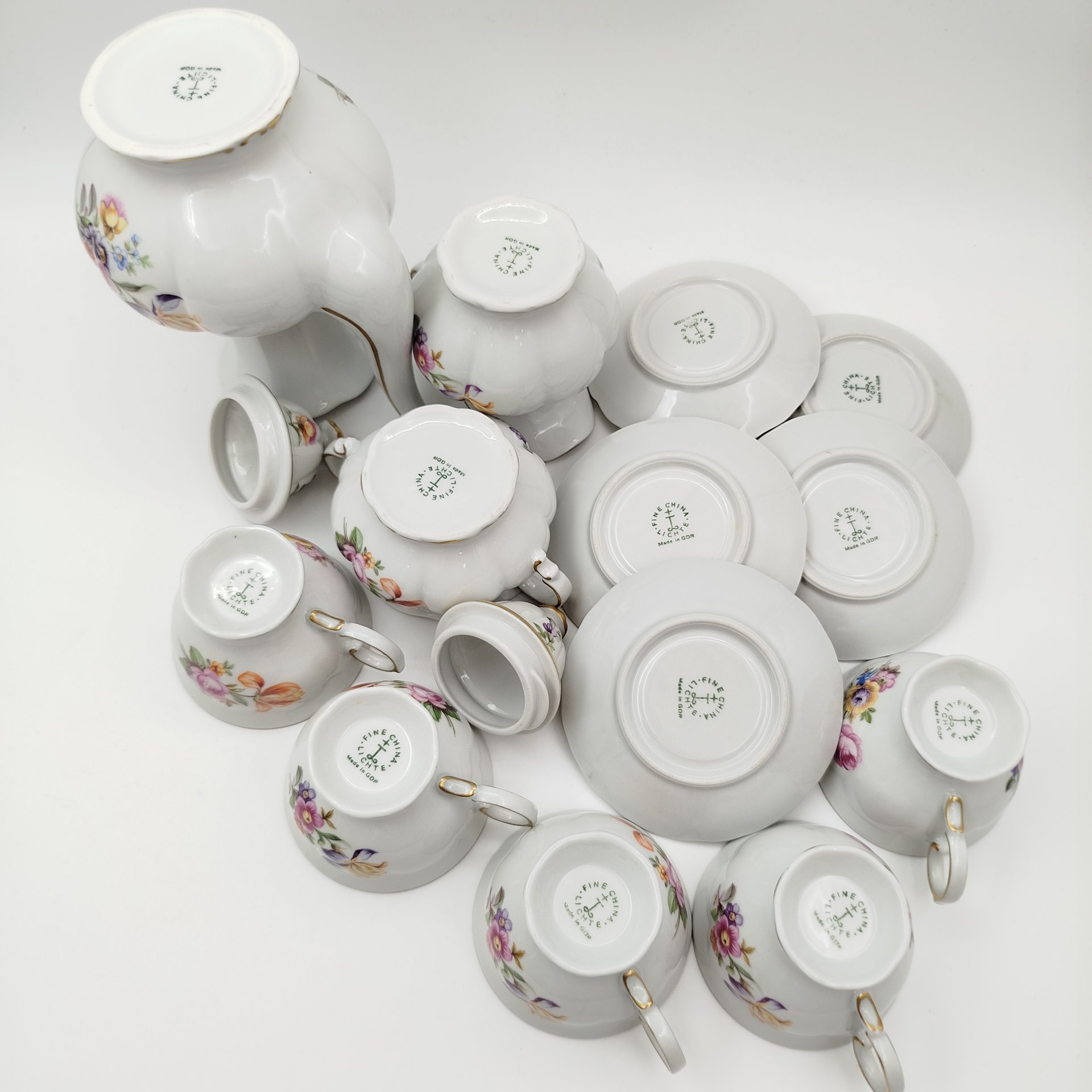 Сервиз кофейный с цветочным декором на 5 персон (13 предметов), фарфор, деколь, золочение, Lichte Porzellan (Лихте), ГДР, 1976-1990 гг.