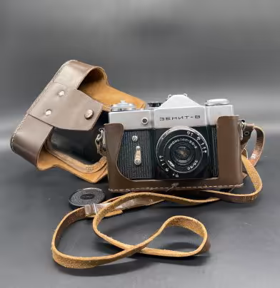 Фотоаппарат пленочный "Зенит-B" с объективом "Индустар-50-2" в оригинальном кофре, Красногорский механический завод (КМЗ)