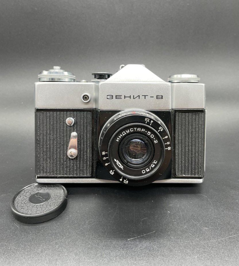 Фотоаппарат пленочный "Зенит-B" с объективом "Индустар-50-2" в оригинальном кофре, Красногорский механический завод (КМЗ)