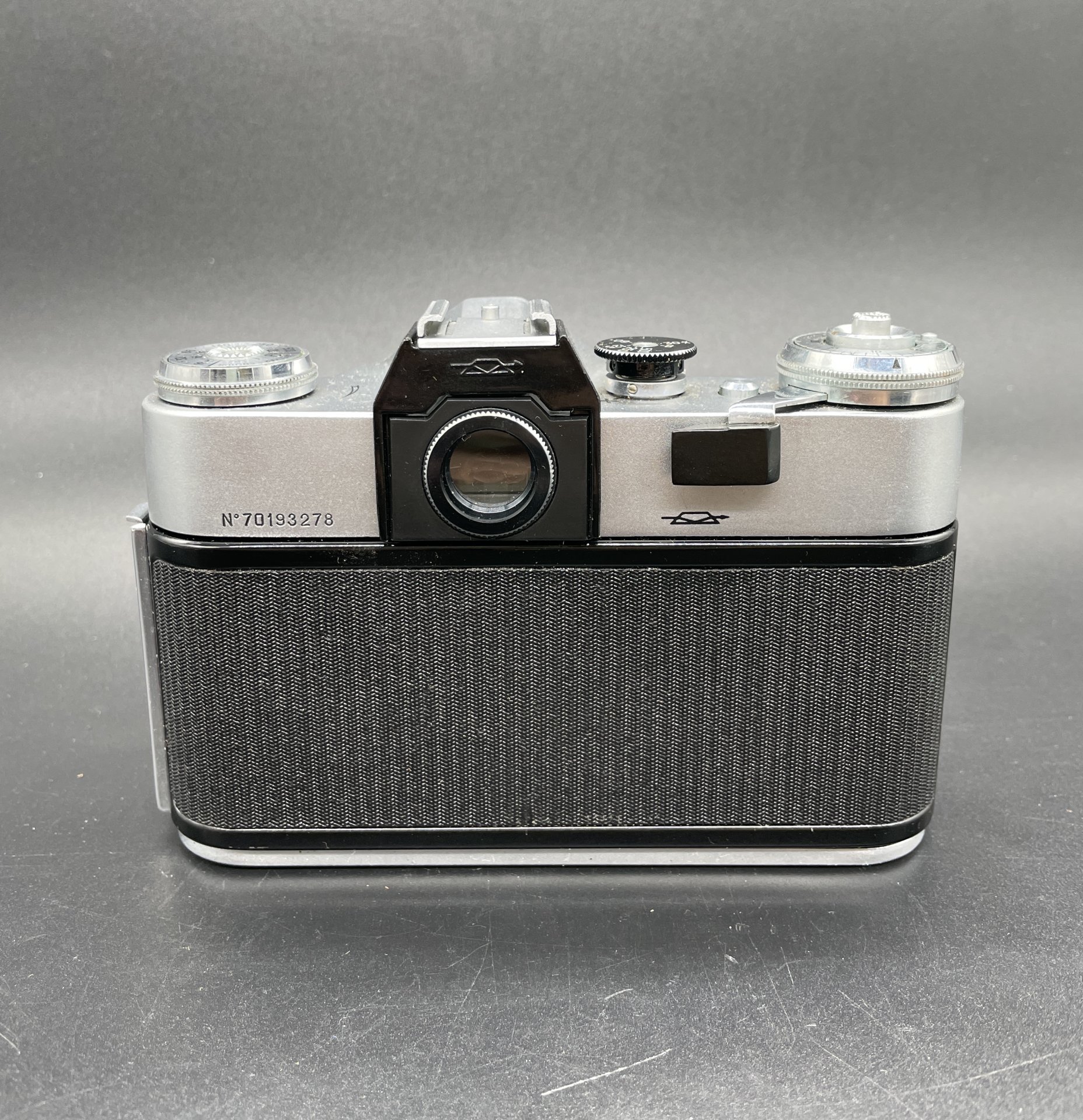Фотоаппарат пленочный "Зенит-B" с объективом "Индустар-50-2" в оригинальном кофре, Красногорский механический завод (КМЗ)