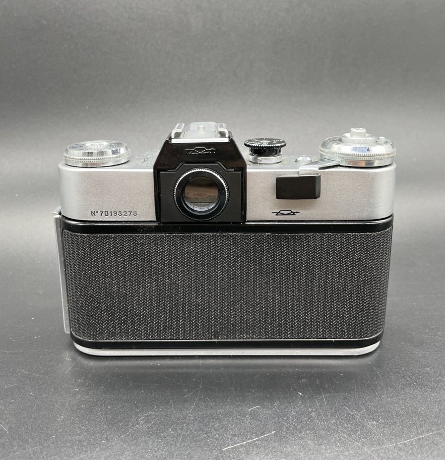 Фотоаппарат пленочный "Зенит-B" с объективом "Индустар-50-2" в оригинальном кофре, Красногорский механический завод (КМЗ)