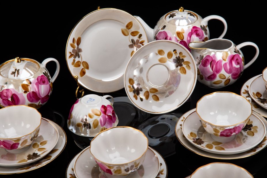 Сервиз чайный с цветочным декором на 6 персон (21 предмет), фарфор, роспись, люстр, золочение, Дулевский фарфоровый завод (Дулёво), Россия, 1989 г.