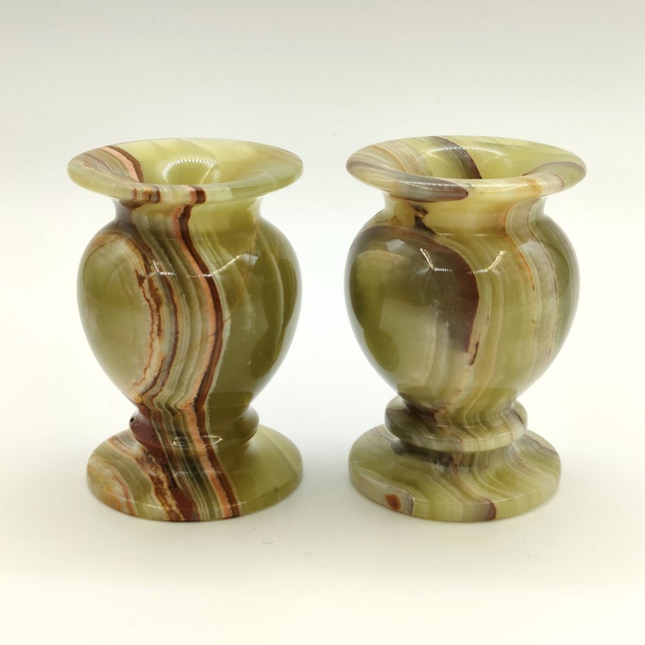 Пара подсвечников (вазочек) зеленовато-коричневого цвета, оникс, резьба, Азия, 2000-2015 гг.