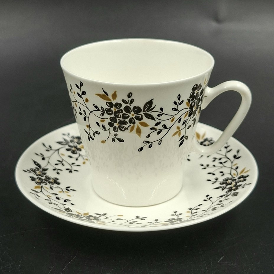 Пара кофейная "Тонкие веточки", форма "Черный кофе", фарфор, деколь, золочение, Ленинградский фарфоровый завод (ЛФЗ), СССР, 1960-1980 гг.