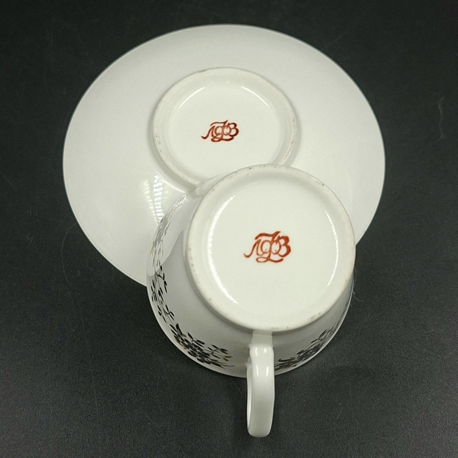 Пара кофейная "Тонкие веточки", форма "Черный кофе", фарфор, деколь, золочение, Ленинградский фарфоровый завод (ЛФЗ), СССР, 1960-1980 гг.